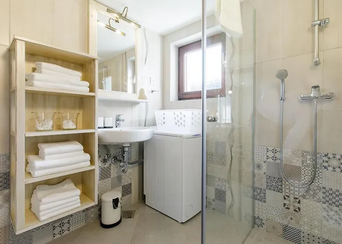 Alpinia アパート *