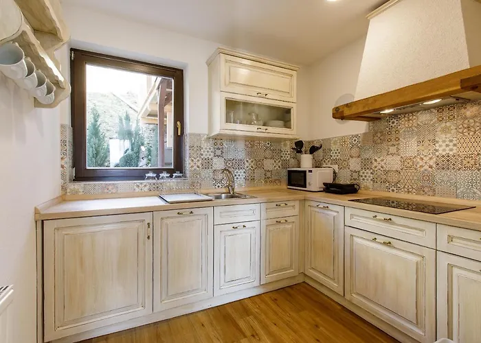 アパート Alpinia