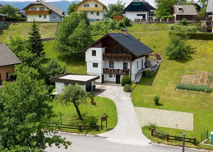 Alpinia アパート