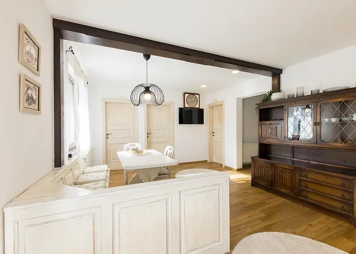 Alpinia アパート *